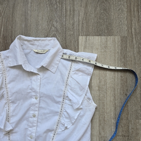 White Ruffle Sleeve Button-Up Top - Picture 3 of 9